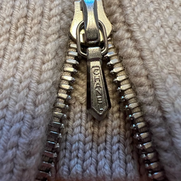 CHANEL SLEEVELESS SWEATER VEST - Picture 12 of 12